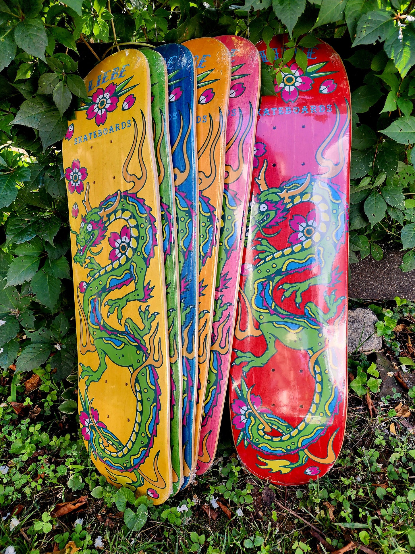Liebe Grom Squad ā Neon Dragon Decks